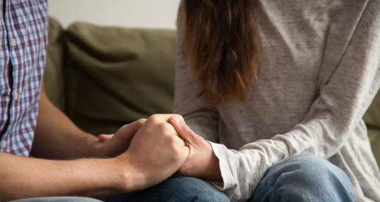 如何处理婚姻破裂的感情（走出伤痛，重新开始）