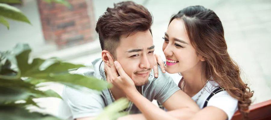 分手后女生如何挽回男友？（聊什么？使用这些话题引起他的兴趣）