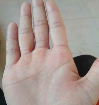 如何用手相来挽回父母的关系（手相男告诉你如何改善家庭关系，提高亲子情感）