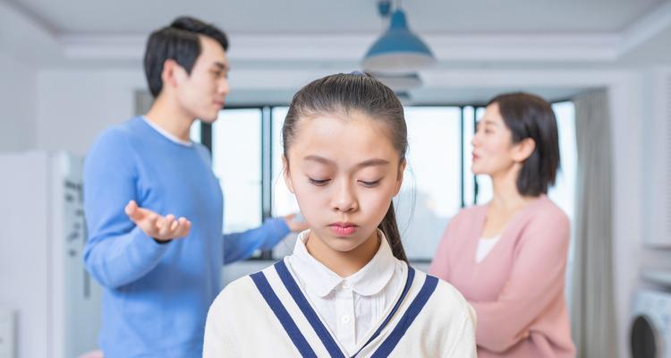 如何正确处理孩子的早恋问题（遇到孩子早恋要冷静应对）
