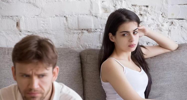 男人分手后如何挽回心态（打造坚强自信、积极应对情感挫折）