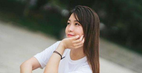 女人分手后有了新欢的表现（探究女人恋爱心理变化及其表现）