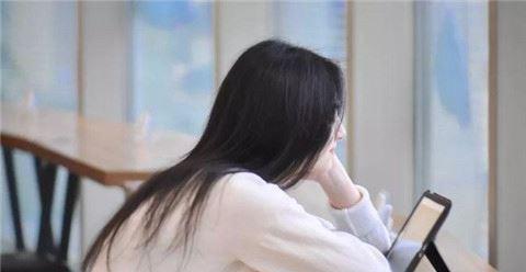 女友频繁闹分手，断联一个月有新欢？如何应对（从情感疲惫到新关系的反思和重建，打破一夜间决定的误区）