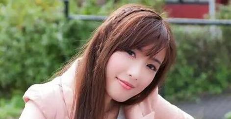 相亲男女交往多久会接吻？（爱情发展的步骤和关键因素详解，相亲交往中接吻的适时与适度。）