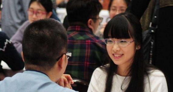 如何判断一次相亲是否成功？（5个预示信号教你轻松判断）