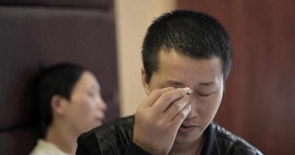 男友和前任分手后发现有孩子怎么办？（如何应对突如其来的亲子问题，避免伤害所有人）