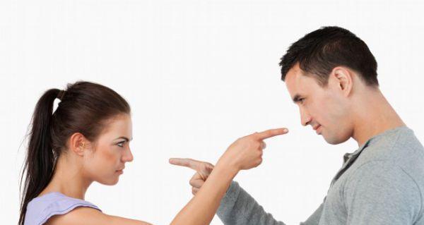 如何挽回男友的冷言冷语？（15个方法帮你走出情感危机，重新拥有幸福）