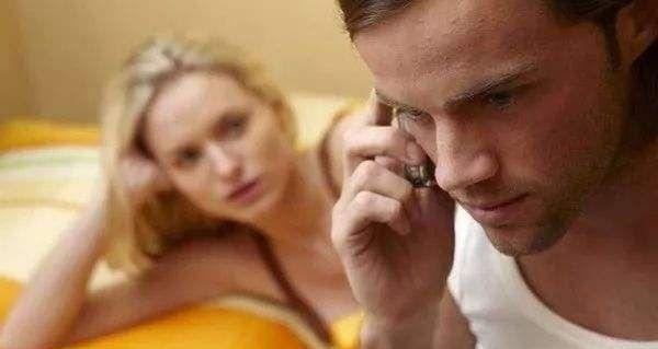 老公在异地出轨，该如何挽回婚姻？（一位女性的亲身经历与建议）