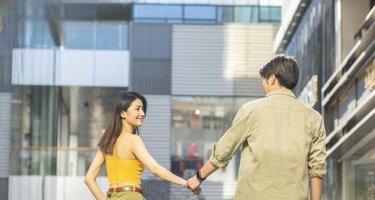 男人不爱了，该如何挽回？（掌握这些技巧，让他重新爱上你！）