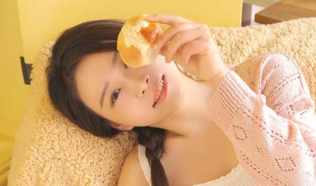如何成功追到心仪女生（15个实用技巧教你赢得她的芳心）