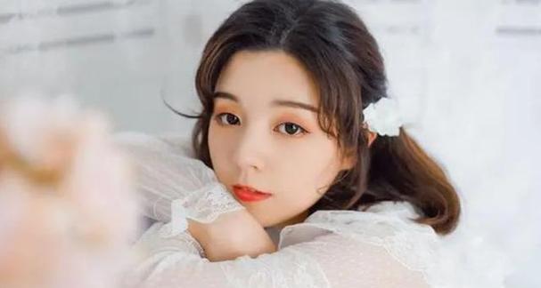 不经意间发现老公出轨，妻子该如何应对？（妻子如何处理老公出轨的事情？）