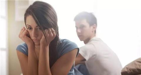 老公出轨了怎么办（如何面对婚姻中的变故）