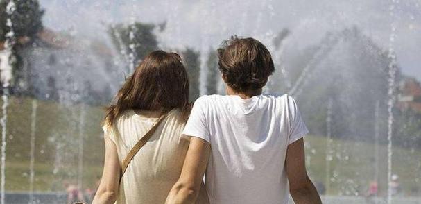 妻子发现老公有外遇，如何应对（情感危机如何化解，保卫家庭幸福）