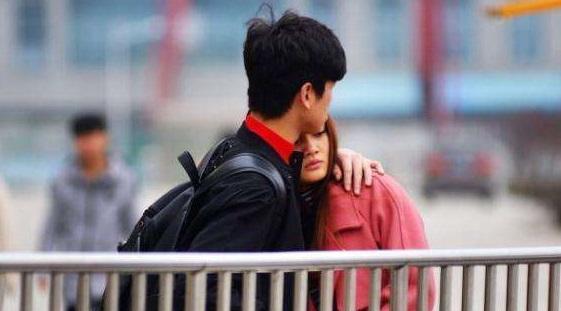 前男友依然爱着你？15种明显的表现（如何判断前男友还在爱你？）