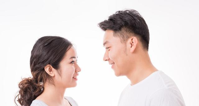 如何对待结婚后与父母同住的男人（以尊重和关爱为前提，让家庭和睦共处）