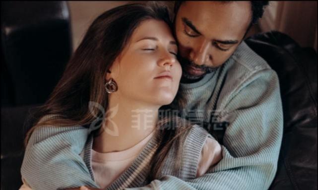 爱情无年龄限制（爱上一个比自己大10岁的男人，我该如何面对？）