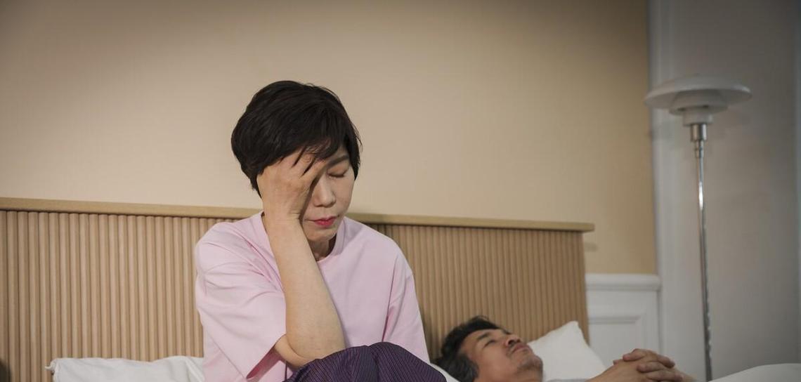 老公与前妻纠缠不清，我该如何离婚？（舍不得情感，却无法承受痛苦。）