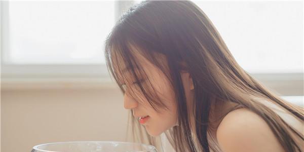 初次认识女孩怎么聊天？避免聊天冷场的技巧与方法