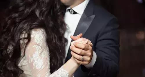 分手后的暧昧，能否挽回爱情？（以老婆妻子为例，分手后的暧昧还有机会重修旧好吗？）