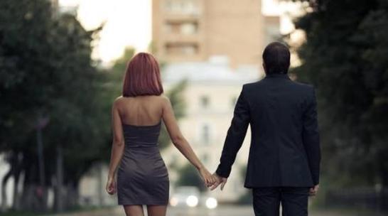 如何挽回婚外情的情人（分手后还能见面吗？15个步骤教你成功挽回婚外情的情人！）
