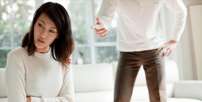 老公翻旧账怀疑我，如何挽回婚姻？（处理婚姻矛盾，建立信任关系，重拾幸福生活）