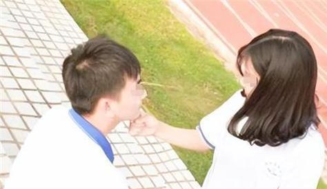 告诉男友我未婚生子的正确方式（如何坦诚面对自己和爱人的过去？——女性、生育、和亲密关系）