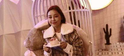 女友沉迷游戏，无暇陪伴（如何处理女友爱打游戏不陪我？）